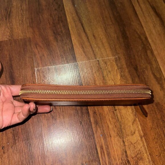 Fossil Tan Leather Clutch - Picture 5 of 6